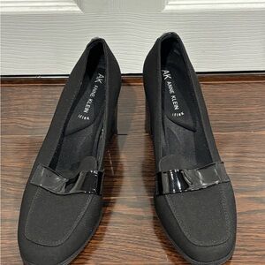 Anne Klein Women's Black Flats with Glossy Accent